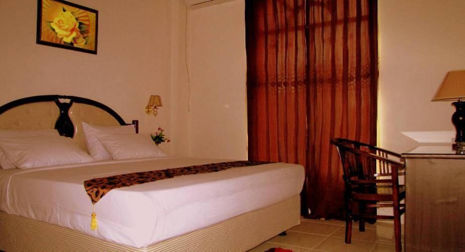 Hotel Mitra Garden Pangkal Pinang Quarto foto