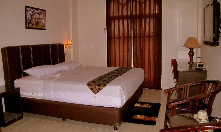 Hotel Mitra Garden Pangkal Pinang Quarto foto