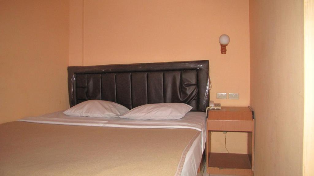 Hotel Mitra Garden Pangkal Pinang Quarto foto